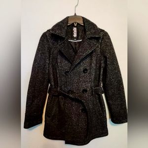 d.e.t.a.i.l.s intl Black Coat (small)
